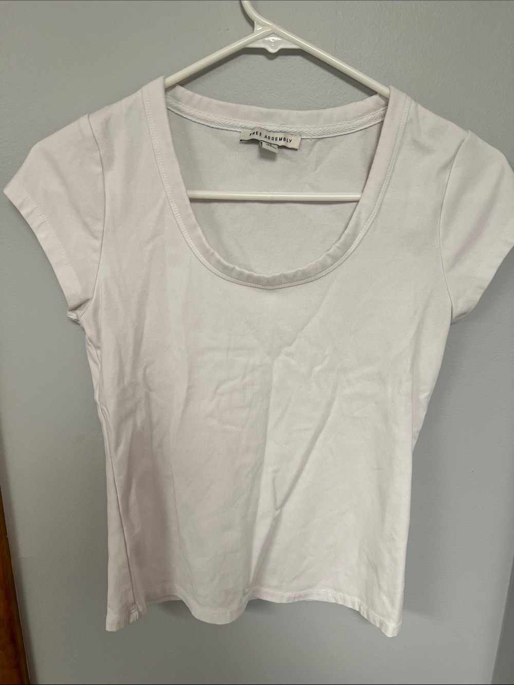 Free Assembly Slim Scoop Neck Short Sleeve Tee in White